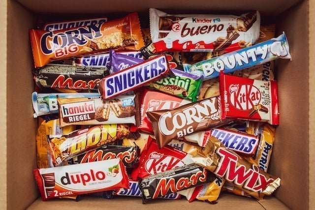 all the famous candy bars from twix, snickers, mars, duplo, kitkat, Kinder