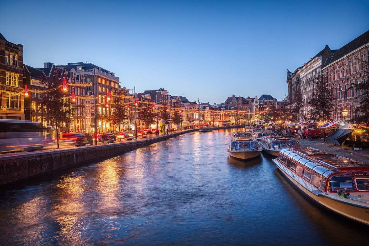 Christmas in Amsterdam: A Festive Wonderland