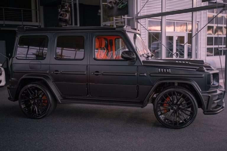 Black Mercedes G-Class